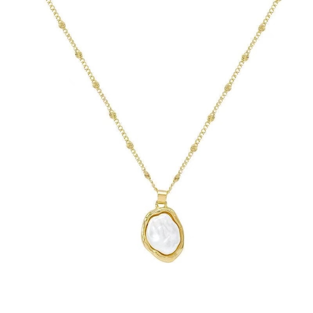 White Pearl Necklace